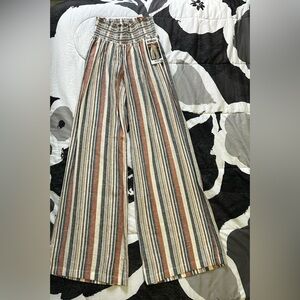 Mide wide pant, new with tags. Rewash brand. Size-small